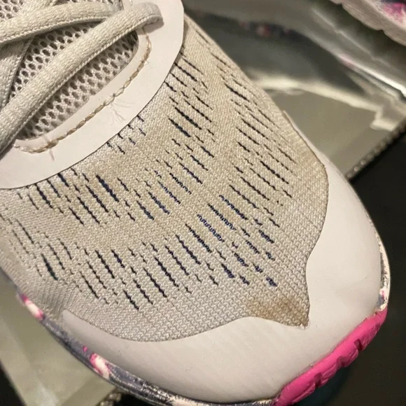 Under Armour - Picture 7 of 7